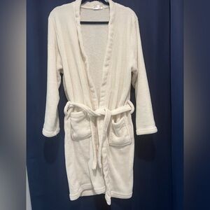 Baylis & Harding women's robe